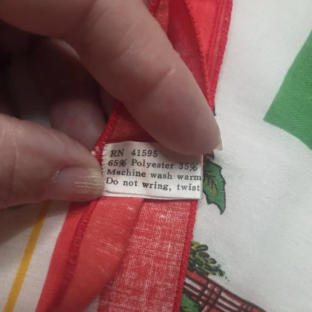 Vintage Christmas Cloth Napkins Set 4 17